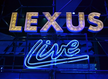 Lexus Live: в Голливуд на японских кроссоверах