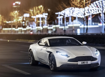 Aston Martin DB11 официально получает V8 от AMG