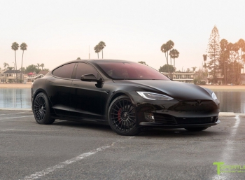 T Sportline оформили особую Tesla Model S