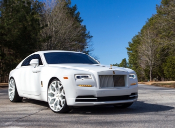 Не стесняйтесь называть этот Rolls-Royce Wraith "Белоснежкой" 