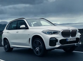 Новый BMW X5 снялся в динамичном видеоролике