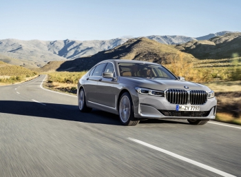 Обновленный BMW 7-Series получил больше мощности и больше решетки радиатора