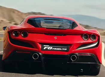 Новый Ferrari F8 Tributo носится по горам и скользит по треку