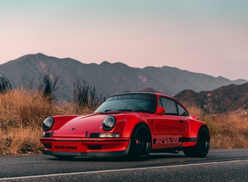 Старенький Porsche 911 от RWB мог стать вашим