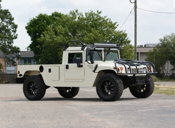 Что выбрать: новый Jeep Gladiator или этот пикап Hummer H1?