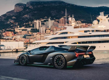 Никто не захотел приютить у себя потрясающий Lamborghini Veneno