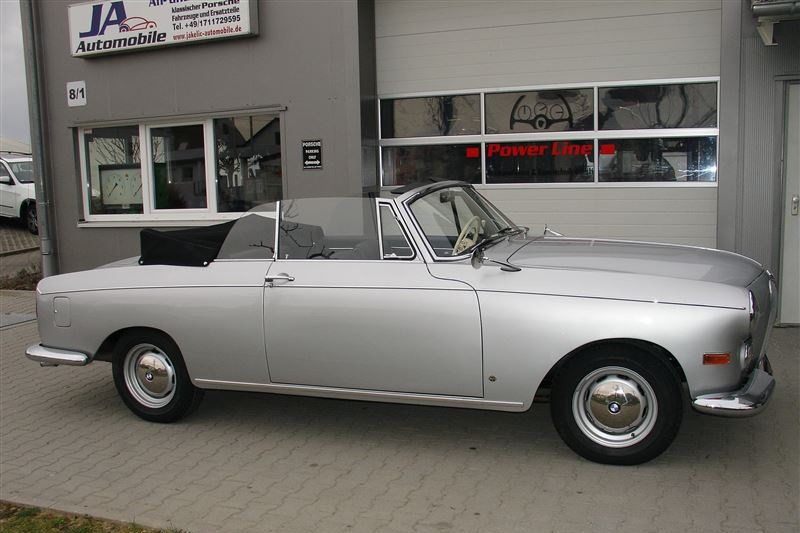 Редкий кабриолет BMW 502 продается в Германии