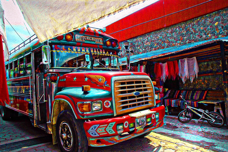 Тяжелые будни старых школьных автобусов в Центральной Америке 