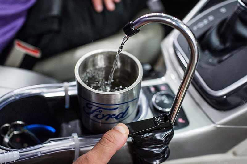 Ford может организовать в автомобиле водопровод с чистой водой
