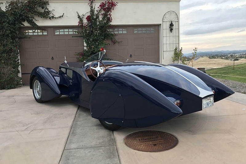 Этот киткар выглядит как Bugatti 30-х годов и стоит в 500 раз дешевле