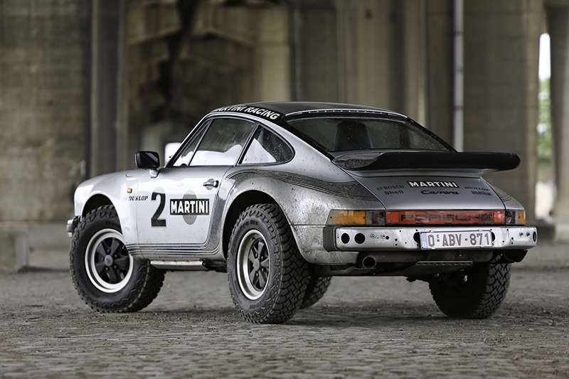 Штурмуйте бездорожье за рулем Porsche 911 Safari