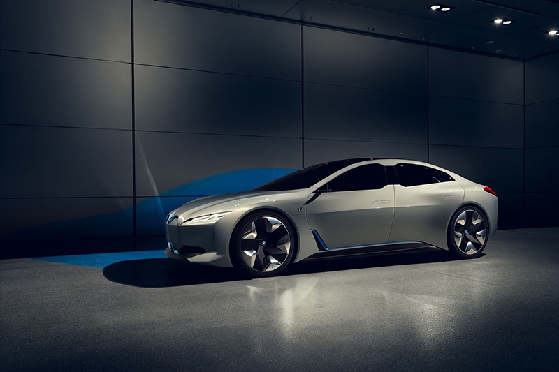 Концепт i Vision Dynamics анонсирует третий электрический BMW 
