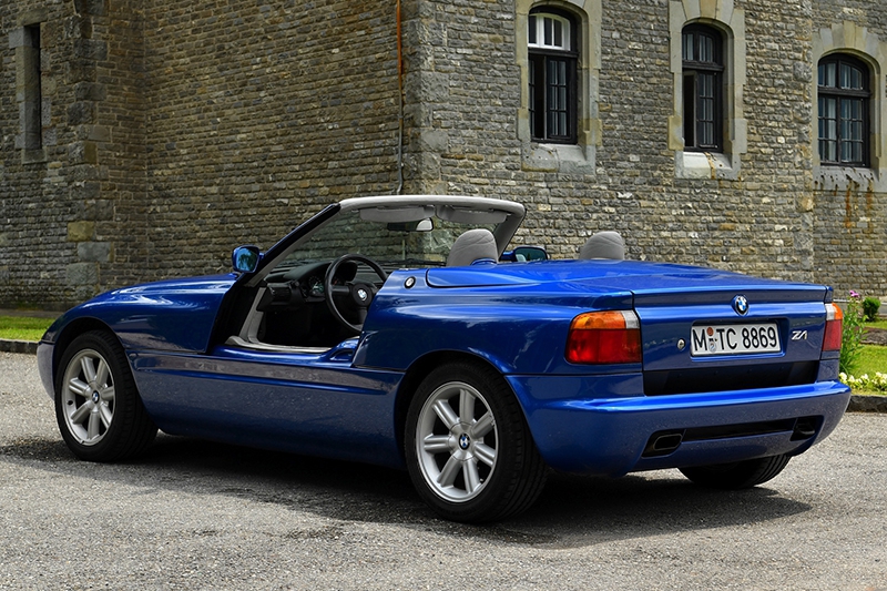 Как работают удивительные сдвижные двери на BMW Z1