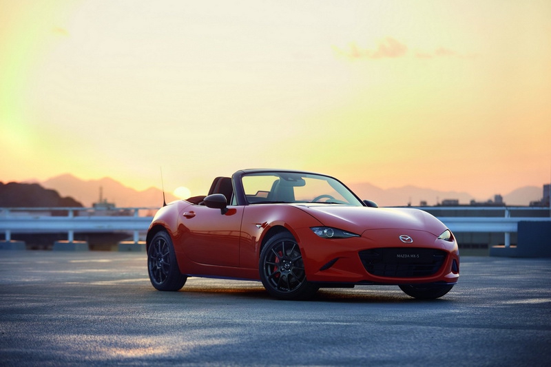 Mazda выпустила эксклюзивную MX-5 в честь 30-летия модели