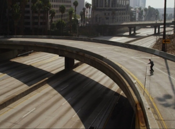Как выглядит катание на скейте по пустынному Лос-Анджелесу
