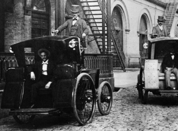Первый арест за превышение скорости произошел 115 лет назад
