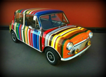 Галлюциногенный Mini Cooper с итальянской пропиской