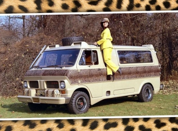 Ностальгия по шоукарам прошлого с Ford Econoline Kilimanjaro