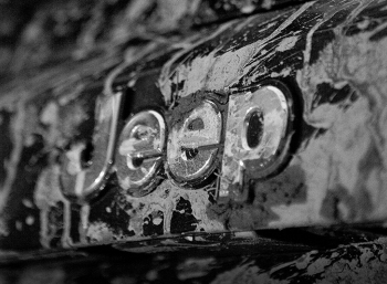 Jeep начал торговать грязью для машин, которые не покидают асфальт