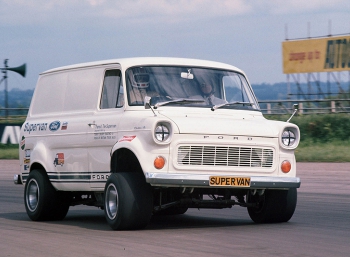 Лютый фургон доставки Transit Supervan