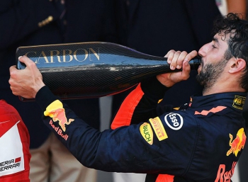 В Формуле-1 дело дошло до углеволоконных бутылок с шампанским