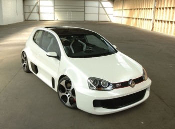 Когда у VW было чувство юмора: могучий Golf GTI W12-650 