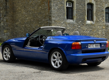 Как работают удивительные сдвижные двери на BMW Z1