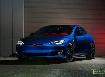 Если бы "Супермену" нужна была машина, он бы ездил на этой Tesla Model S