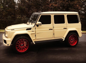 Brabus оформил G-Class в почти милитаристском стиле