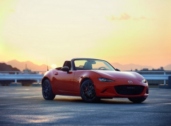 Mazda выпустила эксклюзивную MX-5 в честь 30-летия модели